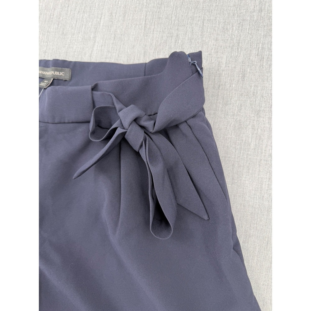 Banana Republic Navy Blue Scalloped Hem Tie Waist Pleated Shorts Size 10 NEW - Picture 3 of 7